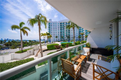 Condominio en venta en North Bay Village, Florida, 2 dormitorios, 116.22 m2 № 1735710 - foto 14