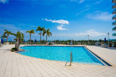Condominio en venta en North Bay Village, Florida, 2 dormitorios, 116.22 m2 № 1735710 - foto 8