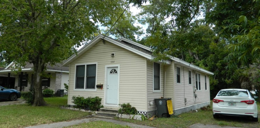 House in Jacksonville, Florida 2 bedrooms, 65.4 sq.m. № 771880