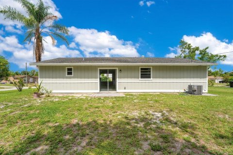 Villa ou maison à louer à Port St. Lucie, Floride: 2 chambres, 85.93 m2 № 2363011 - photo 18