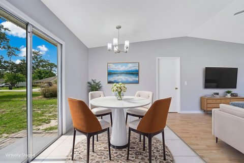 Villa ou maison à louer à Port St. Lucie, Floride: 2 chambres, 85.93 m2 № 2363011 - photo 4