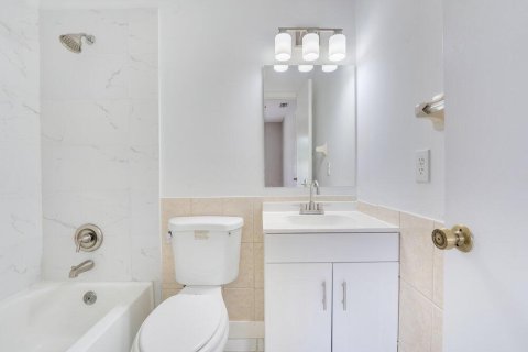 Villa ou maison à louer à Port St. Lucie, Floride: 2 chambres, 85.93 m2 № 2363011 - photo 14