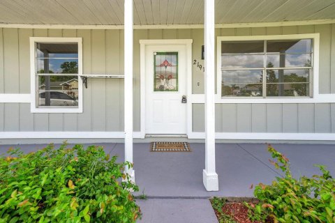Villa ou maison à louer à Port St. Lucie, Floride: 2 chambres, 85.93 m2 № 2363011 - photo 2