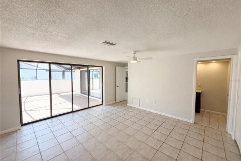 House in Homosassa, Florida 2 bedrooms, 141.95 sq.m. № 2207855 - photo 7