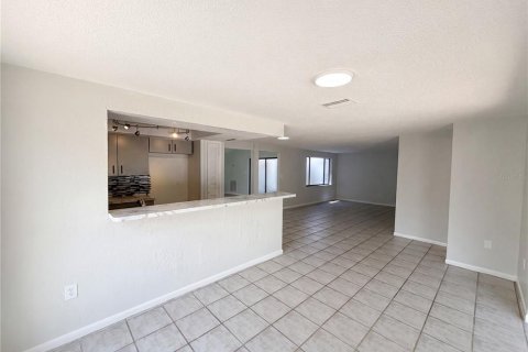 House in Homosassa, Florida 2 bedrooms, 141.95 sq.m. № 2207855 - photo 8