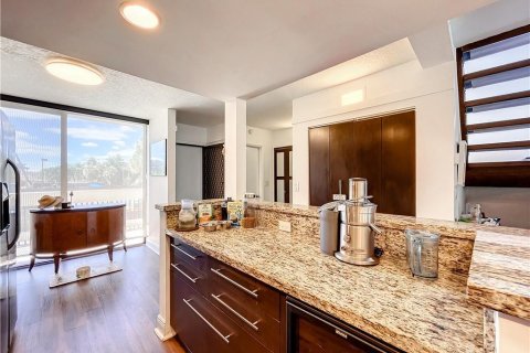 Condo in Pompano Beach, Florida, 2 bedrooms  № 2083549 - photo 21