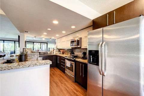 Condo in Pompano Beach, Florida, 2 bedrooms  № 2083549 - photo 17