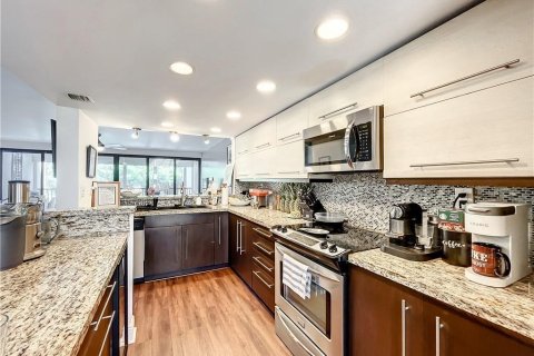 Condo in Pompano Beach, Florida, 2 bedrooms  № 2083549 - photo 18