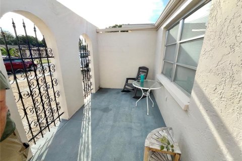 Villa ou maison à louer à New Port Richey, Floride: 2 chambres, 93.18 m2 № 1912420 - photo 14