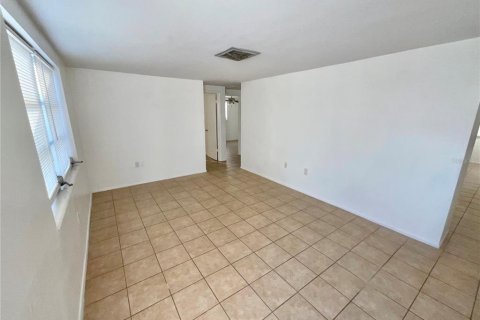 Villa ou maison à louer à New Port Richey, Floride: 2 chambres, 93.18 m2 № 1912420 - photo 13