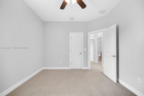 House in Hollywood, Florida 3 bedrooms, 174.75 sq.m. № 2000542 - photo 29