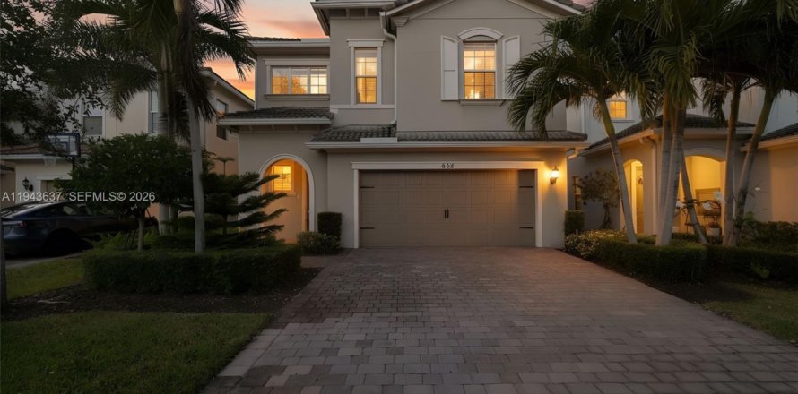 House in Hollywood, Florida 3 bedrooms, 174.75 sq.m. № 2000542