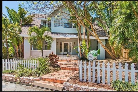 Hotel en venta en Saint Petersburg, Florida, 412.21 m2 № 1755553 - foto 1