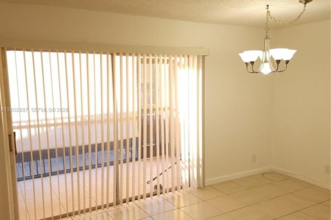 Apartment in Tamarac, Florida 3 bedrooms, 108.42 sq.m. № 2069335 - photo 20