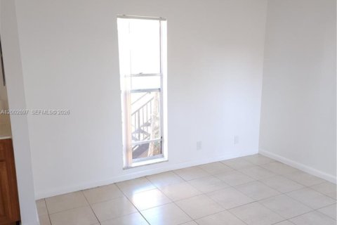 Apartment in Tamarac, Florida 3 bedrooms, 108.42 sq.m. № 2069335 - photo 5