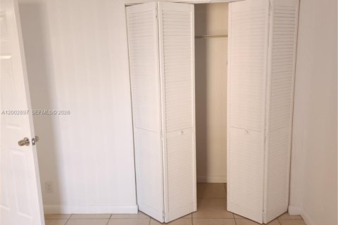 Apartment in Tamarac, Florida 3 bedrooms, 108.42 sq.m. № 2069335 - photo 17