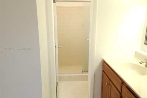 Apartment in Tamarac, Florida 3 bedrooms, 108.42 sq.m. № 2069335 - photo 7