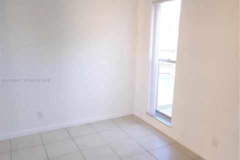 Apartment in Tamarac, Florida 3 bedrooms, 108.42 sq.m. № 2069335 - photo 6