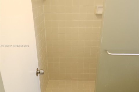 Apartment in Tamarac, Florida 3 bedrooms, 108.42 sq.m. № 2069335 - photo 10