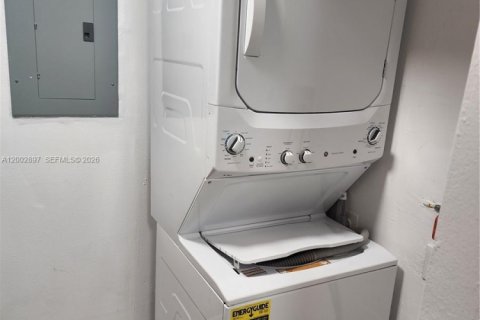 Apartment in Tamarac, Florida 3 bedrooms, 108.42 sq.m. № 2069335 - photo 27