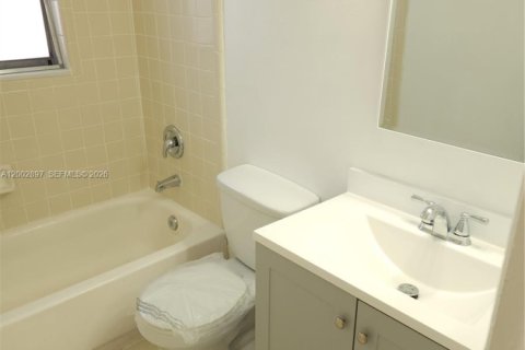 Apartment in Tamarac, Florida 3 bedrooms, 108.42 sq.m. № 2069335 - photo 19