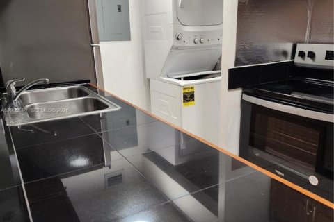 Apartment in Tamarac, Florida 3 bedrooms, 108.42 sq.m. № 2069335 - photo 29