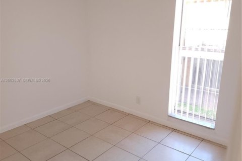 Apartment in Tamarac, Florida 3 bedrooms, 108.42 sq.m. № 2069335 - photo 15