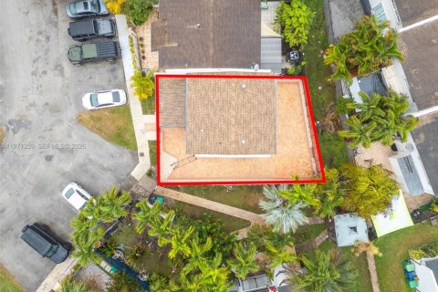 Townhouse in Miami, Florida 3 bedrooms, 126.81 sq.m. № 2032246 - photo 4