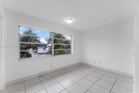 Townhouse in Miami, Florida 3 bedrooms, 126.81 sq.m. № 2032246 - photo 16