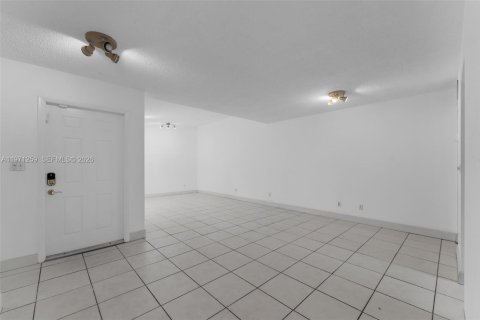 Townhouse in Miami, Florida 3 bedrooms, 126.81 sq.m. № 2032246 - photo 9
