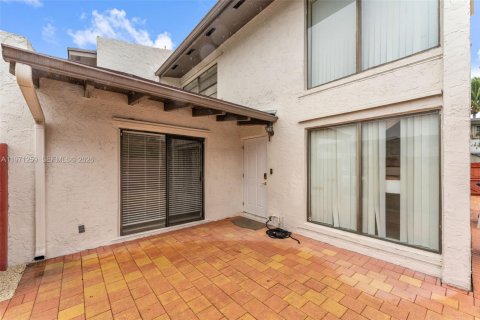 Townhouse in Miami, Florida 3 bedrooms, 126.81 sq.m. № 2032246 - photo 26