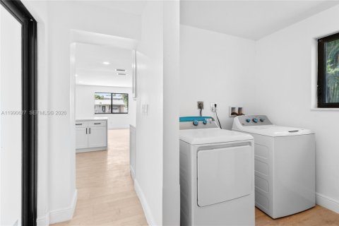 Casa en alquiler en Davie, Florida, 3 dormitorios, 204.01 m2 № 2055558 - foto 9