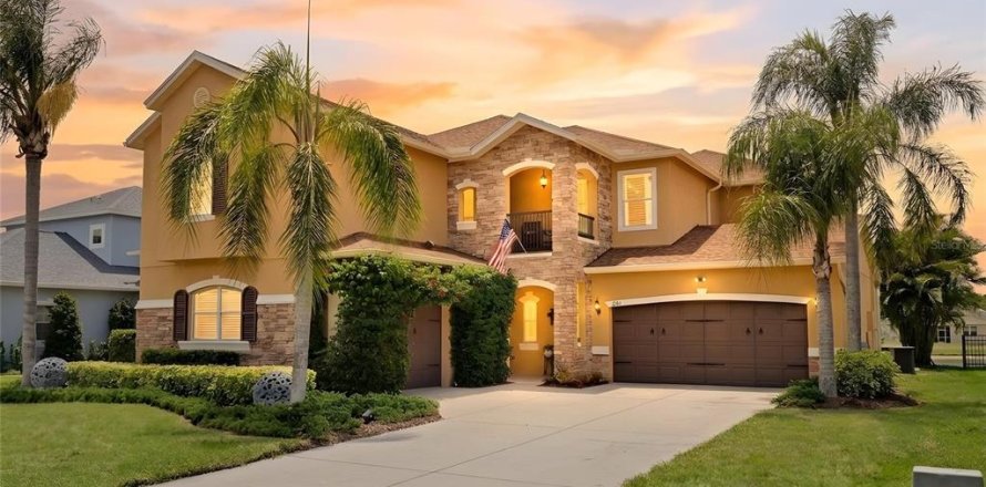 House in Parrish, Florida 4 bedrooms, 298.87 sq.m. № 2234197