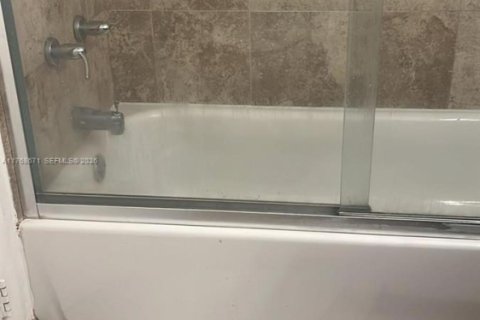 Condo in Aventura, Florida, 1 bedroom  № 1868619 - photo 29