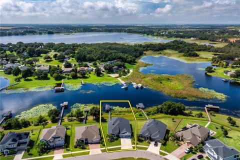 House in Clermont, Florida 4 bedrooms, 353.68 sq.m. № 1919756 - photo 3