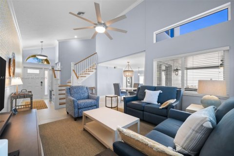 Casa en venta en Dania Beach, Florida, 3 dormitorios, 140.1 m2 № 1967108 - foto 2