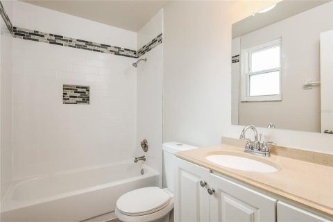 House in Kissimmee, Florida 3 bedrooms, 123.93 sq.m. № 1851617 - photo 16