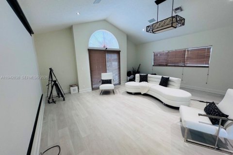 Villa ou maison à vendre à Lighthouse Point, Floride: 4 chambres, 411.19 m2 № 2007328 - photo 12