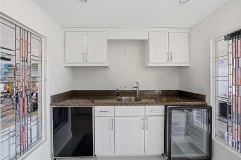 Villa ou maison à vendre à Lighthouse Point, Floride: 4 chambres, 411.19 m2 № 2007328 - photo 22