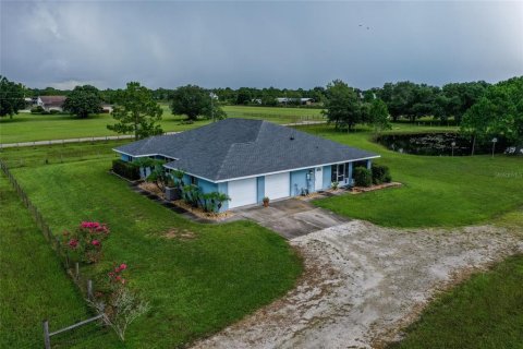 Снять в аренду виллу или дом в Брейдентон, Флорида 8 комнат, 219.44м2, № 1828534 - фото 1