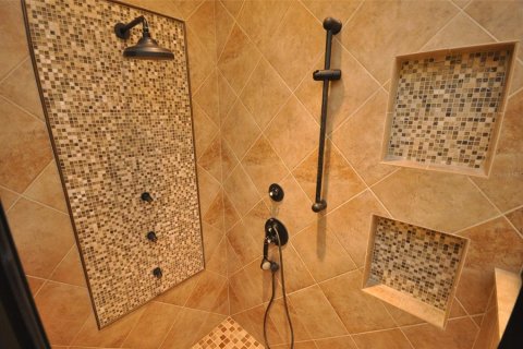 Casa en alquiler en Orlando, Florida, 4 dormitorios, 343.27 m2 № 1906799 - foto 12