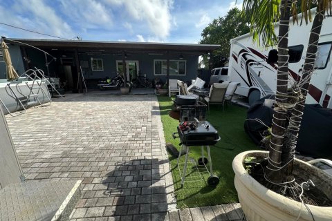 Villa ou maison à vendre à Deerfield Beach, Floride: 3 chambres, 118.91 m2 № 2400847 - photo 21