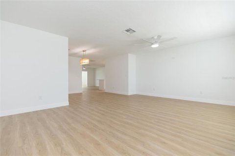 Villa ou maison à vendre à Sun City Center, Floride: 2 chambres, 163.14 m2 № 2149182 - photo 5