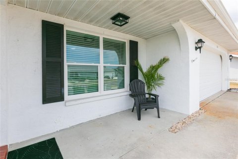 Villa ou maison à vendre à Sun City Center, Floride: 2 chambres, 163.14 m2 № 2149182 - photo 4