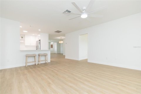 Villa ou maison à vendre à Sun City Center, Floride: 2 chambres, 163.14 m2 № 2149182 - photo 15