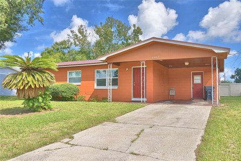 House in Lake Wales, Florida 3 bedrooms, 90.58 sq.m. № 2360318