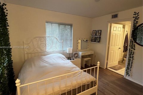 Condominio en alquiler en Miramar, Florida, 2 dormitorios, 100.33 m2 № 1992994 - foto 9