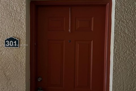 Condominio en alquiler en Miramar, Florida, 2 dormitorios, 100.33 m2 № 1992994 - foto 2