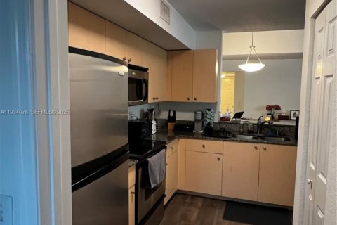 Condominio en alquiler en Miramar, Florida, 2 dormitorios, 100.33 m2 № 1992994 - foto 5