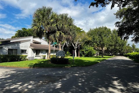 Copropriété à vendre à Miami, Floride: 3 chambres, 137.5 m2 № 1956039 - photo 3